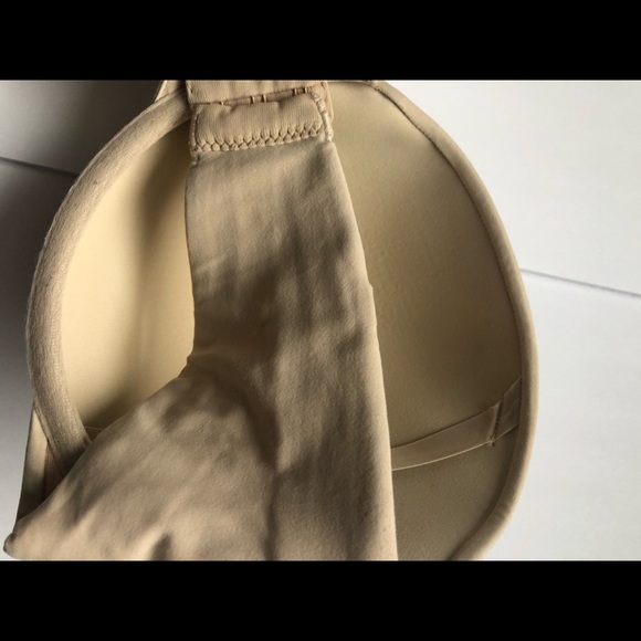 Victoria’s Secret Nude Strapless Body By 36DD - Picture 6 of 8